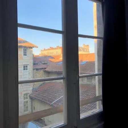 Perigueux: Appartement A Deux Pas De La Cathedrale Appartement Périgueux