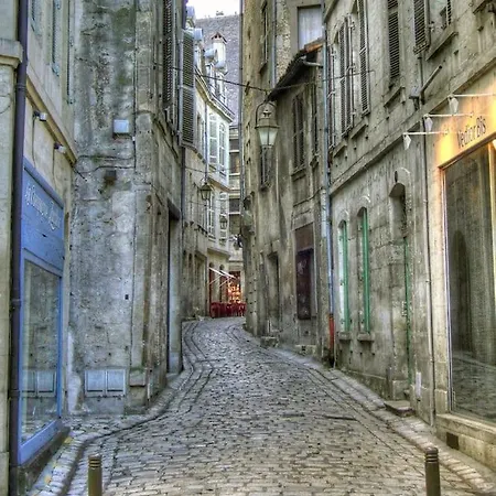 Perigueux: Appartement A Deux Pas De La Cathedrale Appartement Périgueux